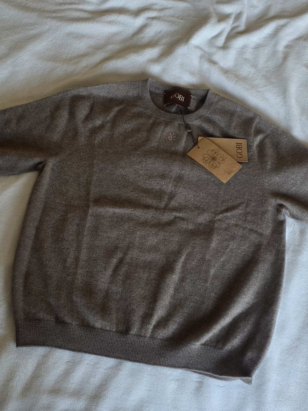 Gobi Cashmere Crewneck Sweater in Taupe